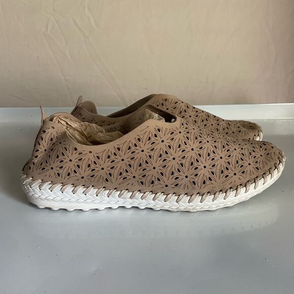 BM Bernie Mev Leather Nude Tw83 Cut Out Shoe Slipper. Size 38/7.Great condition. - Picture 1 of 6